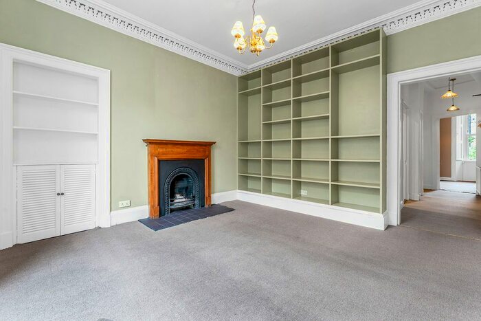 2 Bedroom Flat To Rent In Blackwood Crescent, Newington, Edinburgh, EH9