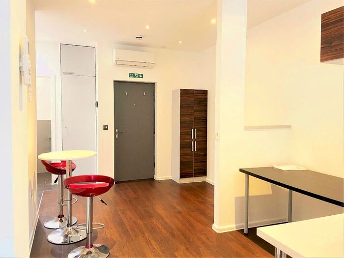 Studio To Rent In Guildford Park Road, Guildford, GU2