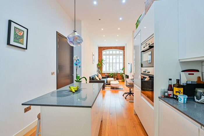 1 Bedroom Flat For Sale In Queens Row, Elephant And Castle, SE17