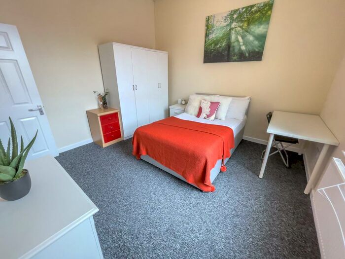 5 Bedroom Terraced House To Rent In Salisbury Road, L15