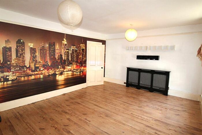 2 Bedroom Flat For Sale In Broadway, Sheerness, ME12