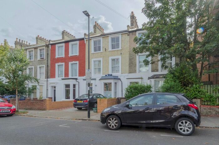 3 Bedroom Flat To Rent In Regina Road, London, N4