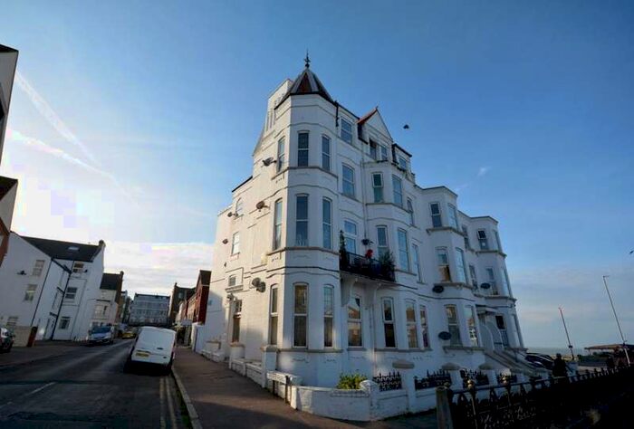 1 Bedroom Flat To Rent In Cleveland Crt, Queens Parade, Cliftonville CT92D