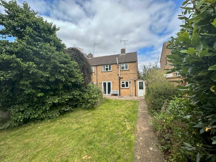 2 Bedroom Semi-Detached House To Rent In Marshall Close, Chipping Norton, OX7