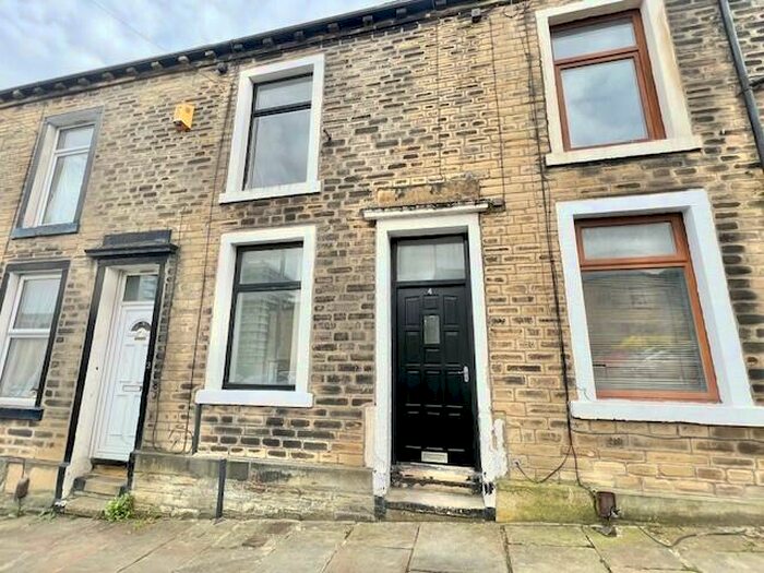 2 Bedroom House To Rent In Victoria Street, Halifax, HX1