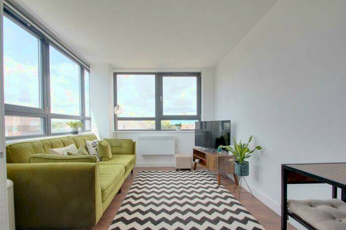 1 Bedroom Flat To Rent In Westmoreland House, Strand Parade, Worthing, BN12