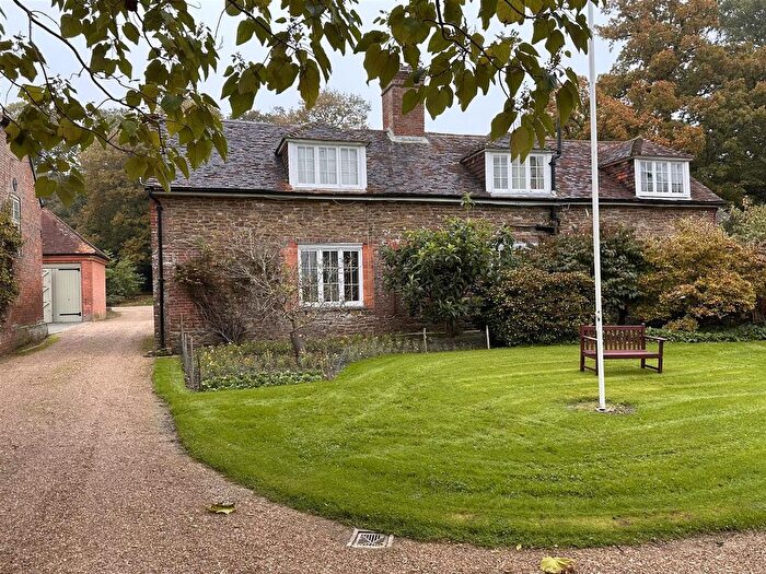 1 Bedroom Flat To Rent In Peasmarsh, Rye, TN31