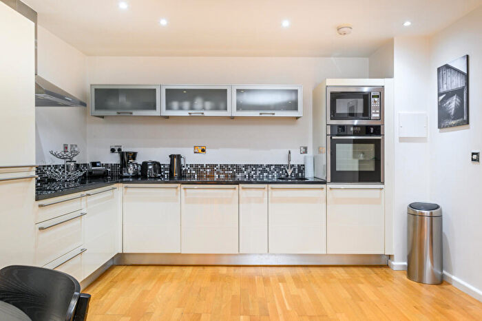 2 Bedroom Flat To Rent In Ability Place, Millharbour, E14
