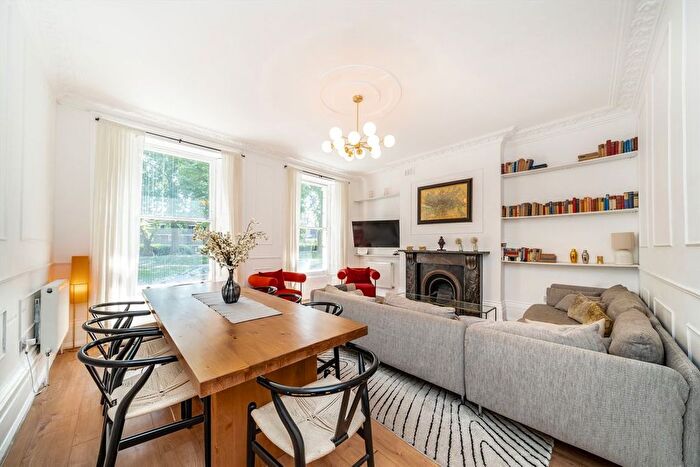 4 Bedroom Flat For Sale In Oakley Square, Camden Town, NW1