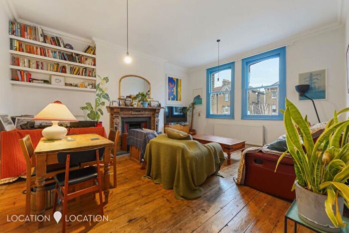 2 Bedroom Flat To Rent In Lordship Park, London, N16