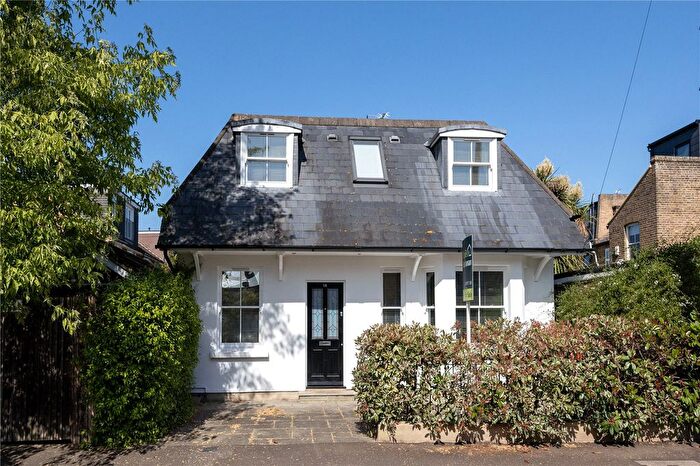 4 Bedroom Detached House For Sale In Sunnyside Road, Teddington, TW11