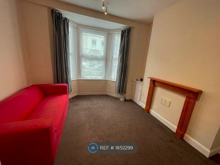 1 Bedroom Flat To Rent In Ferndale Road, London, SW4