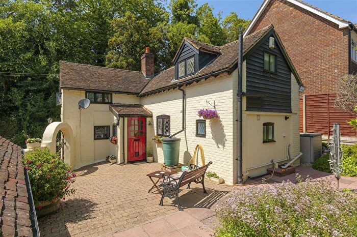 3 Bedroom Detached House For Sale In Cornmill Cottage, Chequers Hill, Doddington, Sittingbourne, ME9