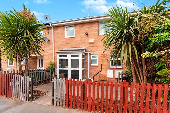 3 Bedroom Terraced House For Sale In Green Lea, Leeds, LS26