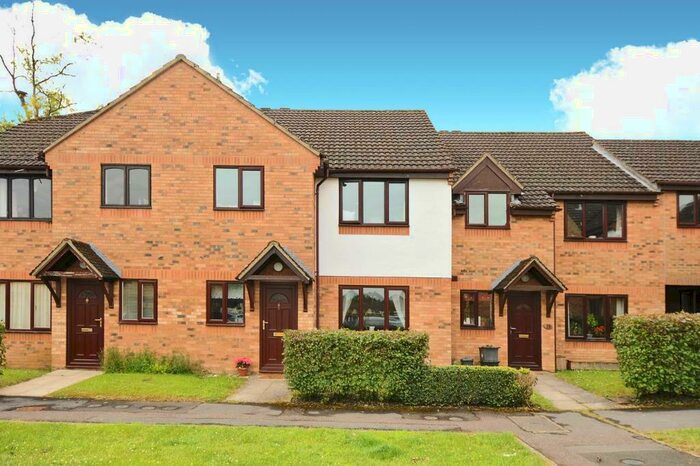 2 Bedroom Maisonette To Rent In The Larches, Carterton, OX18