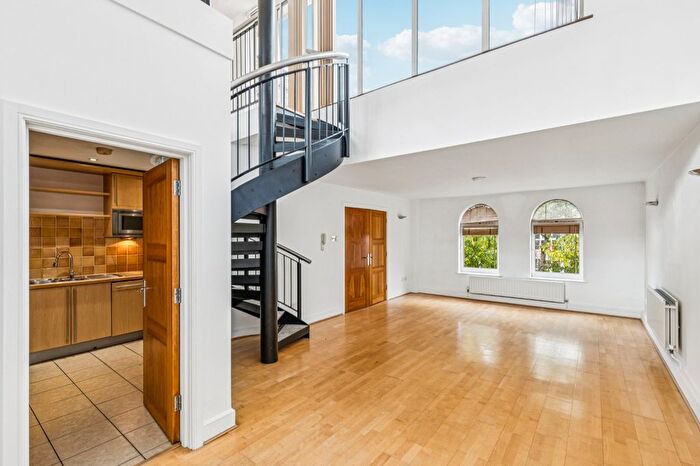 2 Bedroom Terraced House To Rent In Oriel Drive, Barnes, SW13