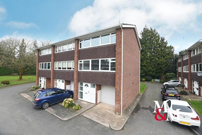 3 Bedroom End Of Terrace House To Rent In Old Rectory Close, Harpenden, AL5
