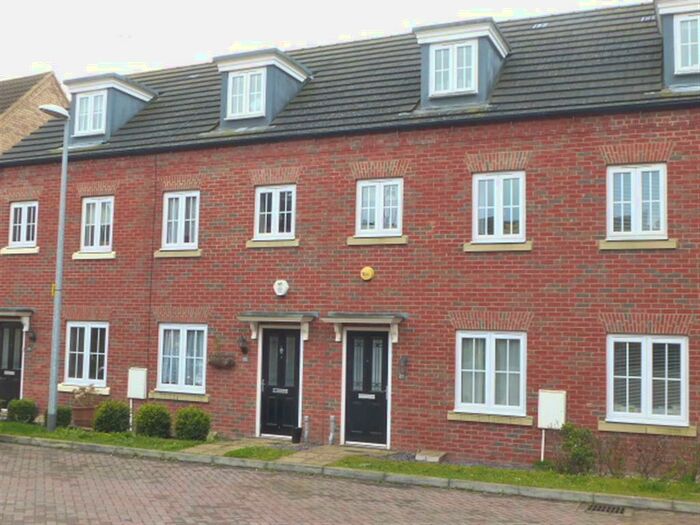 3 Bedroom Town House To Rent In Sandpiper Way, Leighton Buzzard, LU7