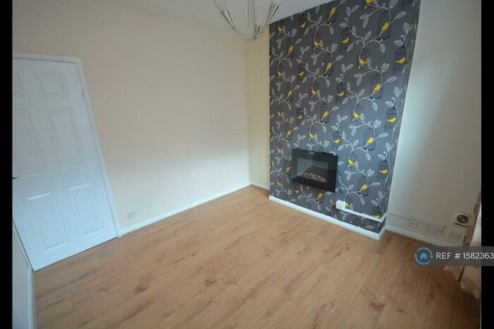 2 Bedroom Terraced House To Rent In Westwood Road, Nottingham, NG2