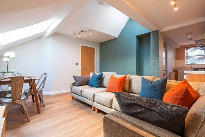 6 Bedroom House To Rent In Jesmond Road, Newcastle Upon Tyne, NE2