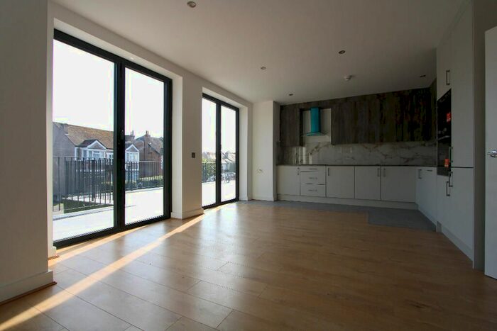 1 Bedroom Flat To Rent In Jillien Rd, Coulsdon, CR5