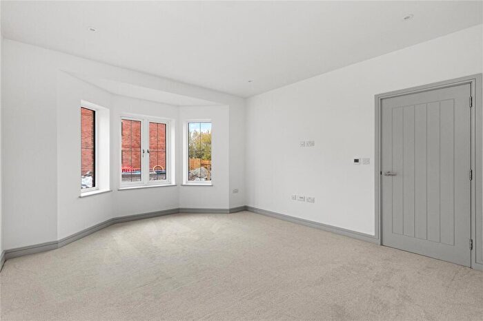 4 Bedroom Detached House For Sale In London Road, Binfield, Bracknell, Berkshire, RG42