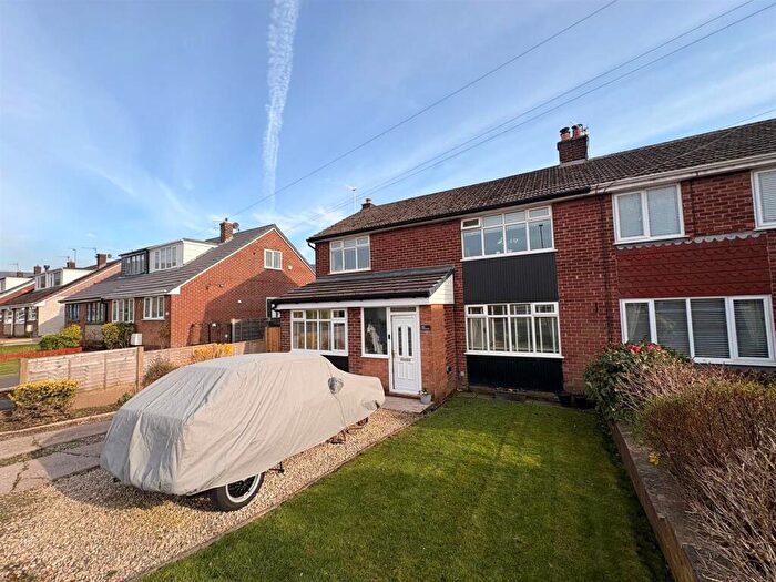 4 Bedroom Semi Detached House For Sale In Buckton Vale Road, Carrbrook, Stalybridge, SK15