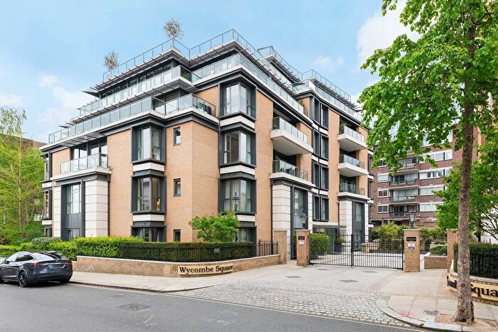 2 Bedroom Flat To Rent In Wycombe Square, Notting Hill Gate, London, W8