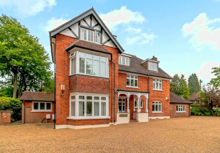 2 Bedroom Flat To Rent In Courthope, Pembroke Road, Woking, GU22