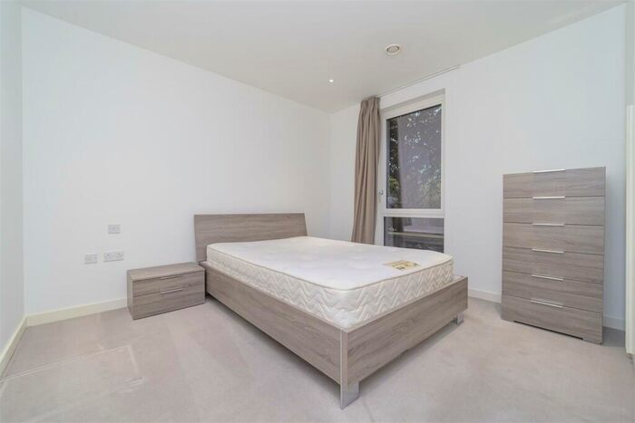 1 Bedroom Apartment To Rent In Devan Grove, London, N4
