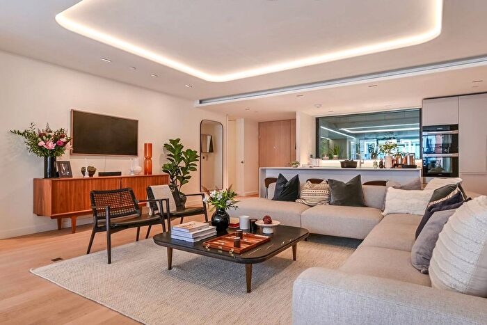 2 Bedroom Flat For Sale In Aybrook Street, Marylebone, London, W1U