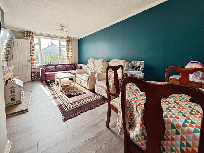 2 Bedroom Semi Detached House For Sale In Oaksey Road, Swindon, SN2