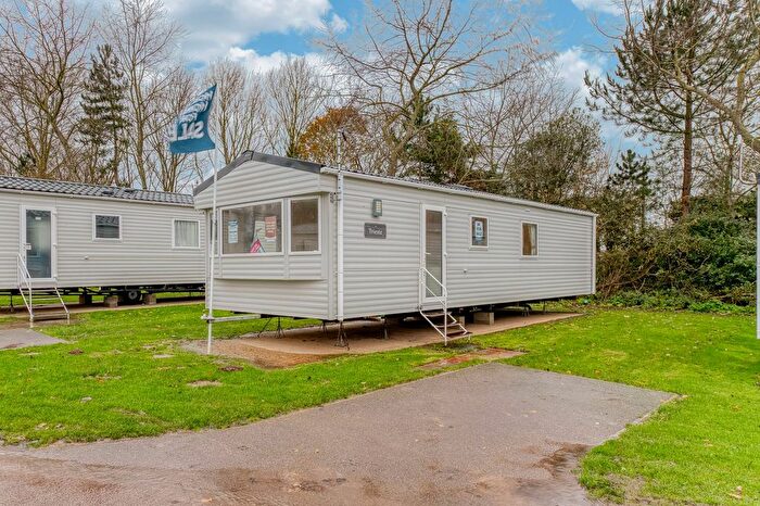 2 Bedroom Park Home For Sale In Coast Road, Corton, NR32