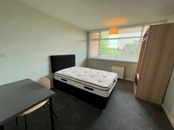 2 Bedroom Apartment To Rent In Sycamore Court, Beeston, Nottingham, NG9