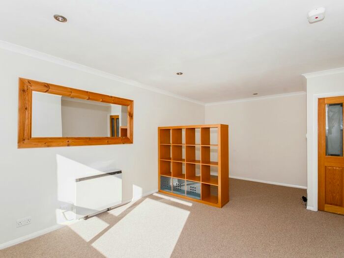 Studio For Sale In Woodlands Road, Witney, OX28