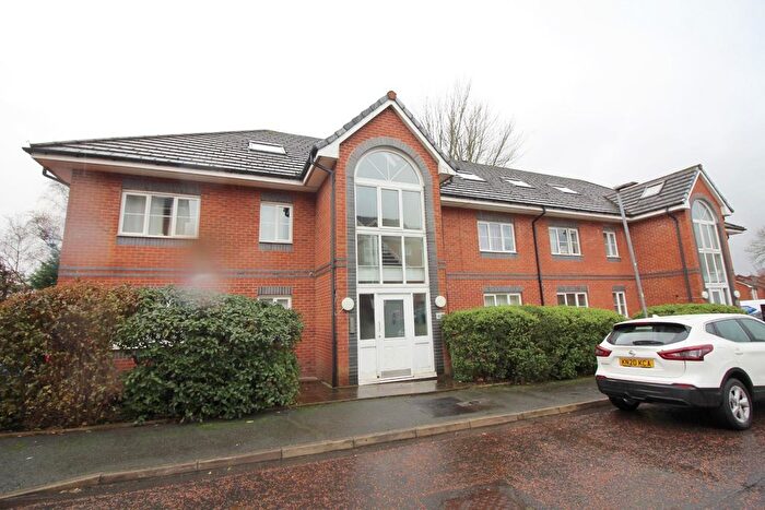 2 Bedroom Flat To Rent In Broadoaks, Bury, BL9