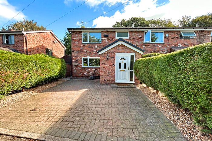 3 Bedroom End Of Terrace House For Sale In Crofters Court, Holmes Chapel, CW4