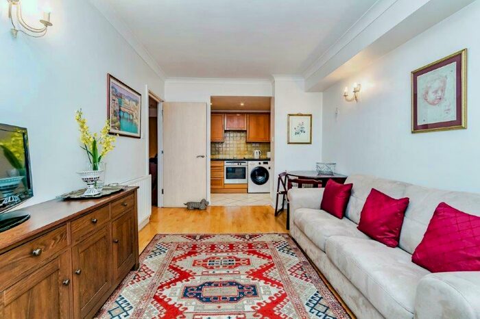 1 Bedroom Flat To Rent In Astoria Court, Purley, CR8