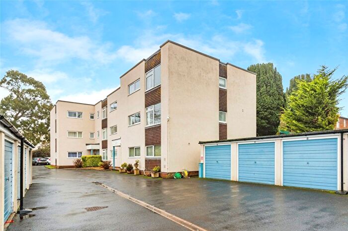 2 Bedroom Flat For Sale In Belle Vue Road, Paignton, Devon, TQ4