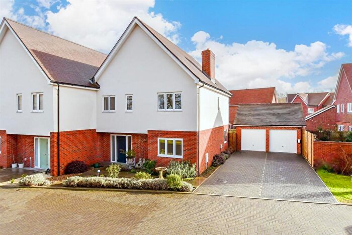 4 Bedroom Link Detached House For Sale In Lakeside, South Chailey, Lewes, East Sussex, BN8