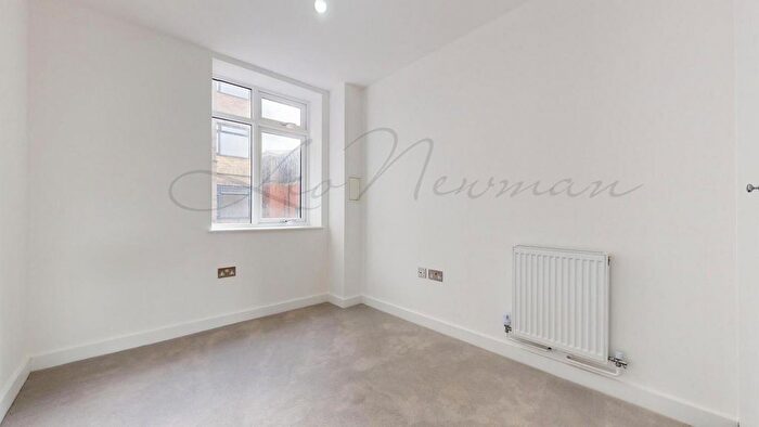2 Bedroom Flat To Rent In Caroline Street, Limehouse, London, E1