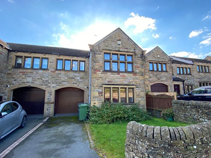 3 Bedroom Semi-Detached House To Rent In Sheardale, Honley, Holmfirth, HD9