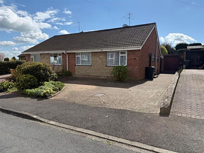 3 Bedroom Semi Detached Bungalow For Sale In Murren Avenue, Malvern, WR14