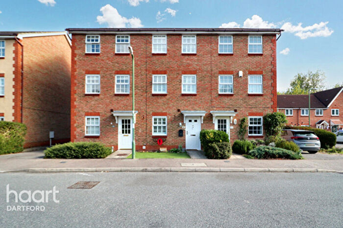 3 Bedroom Town House For Sale In Warwick Way, Dartford, DA1