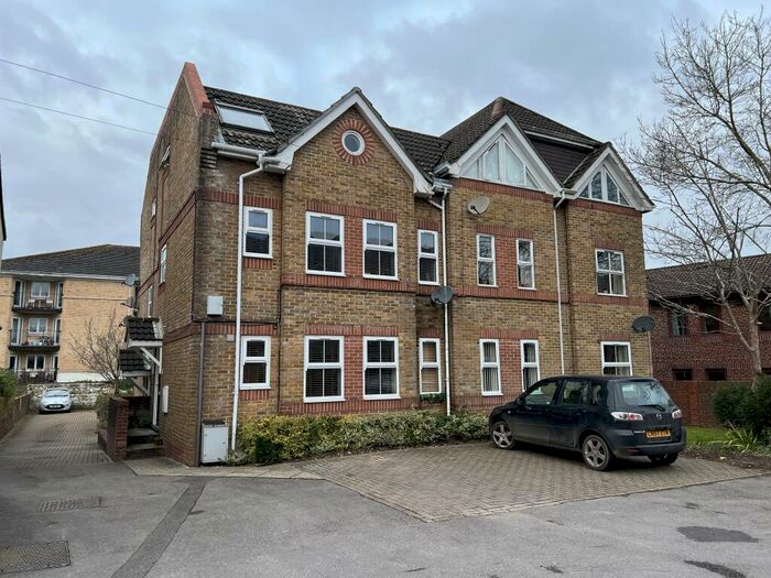 1 Bedroom Flat To Rent In Sherfield House Burton Road, SO15
