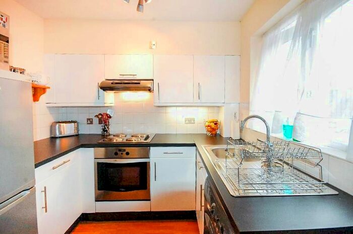 Studio To Rent In Burns Close, Colliers Wood, London, SW19