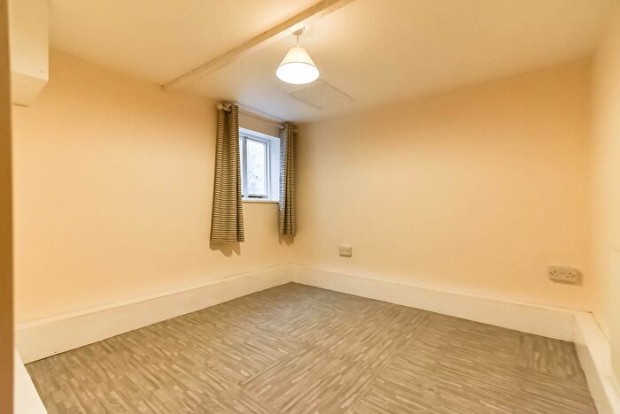 2 Bedroom Flat To Rent In Davenport Avenue, Hessle, East Yorkshire, HU13