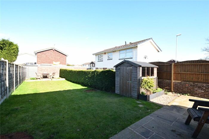 3 Bedroom Town House To Rent In Coal Road, Whinmoor, Leeds, LS14