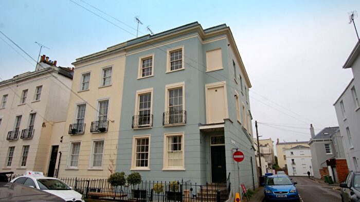 3 Bedroom Flat To Rent In Montpellier Villas, Cheltenham, GL50