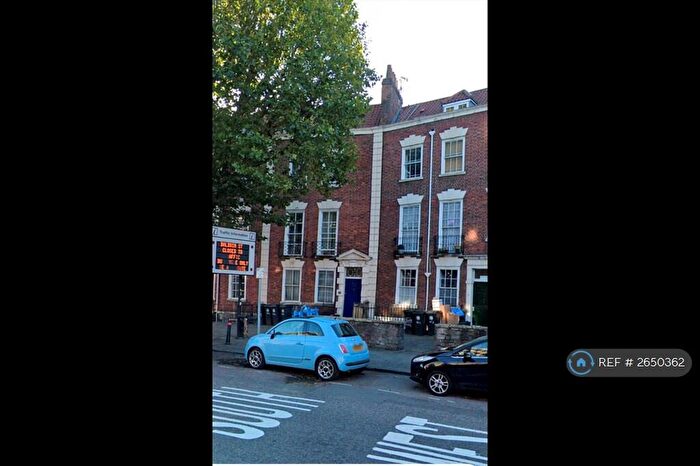 2 Bedroom Flat To Rent In Hotwell Road, Bristol, BS8